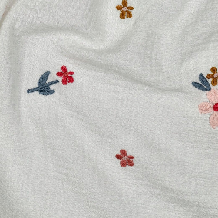 Bestickter Musselin - Blumen Naturweiß & Kamel Fadenwunsch 