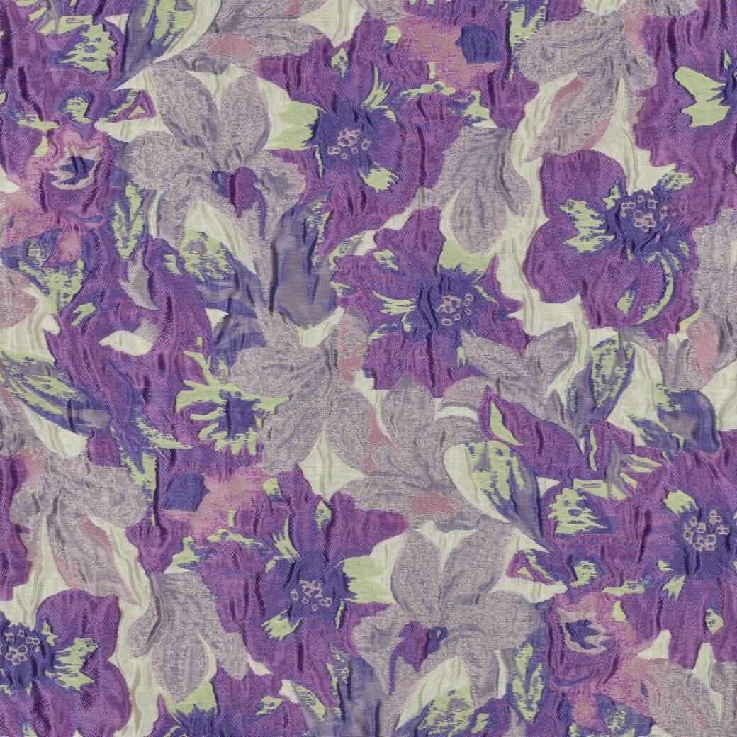 Jacquard „Violet Bloom“ – floraler Strukturstoff in Lila Fadenwunsch 