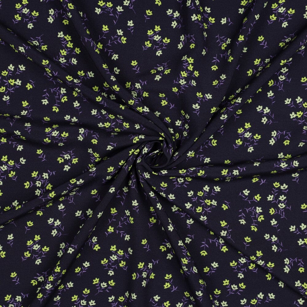 Viskose „Tiny Bloom“ – zarte Streublumen in Marineblau Fadenwunsch 