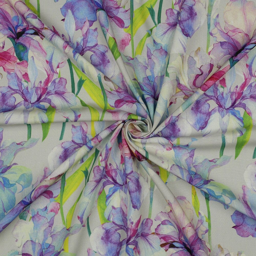 Viskose „Dream Bloom“ – florales Aquarell in Ecru Fadenwunsch 