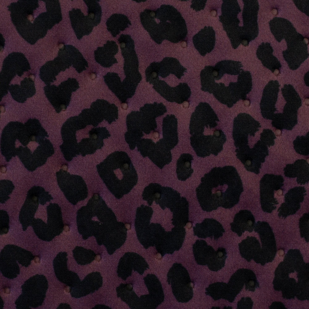 Steppsamt mit Punktprägung Leoprint Purple Fadenwunsch 