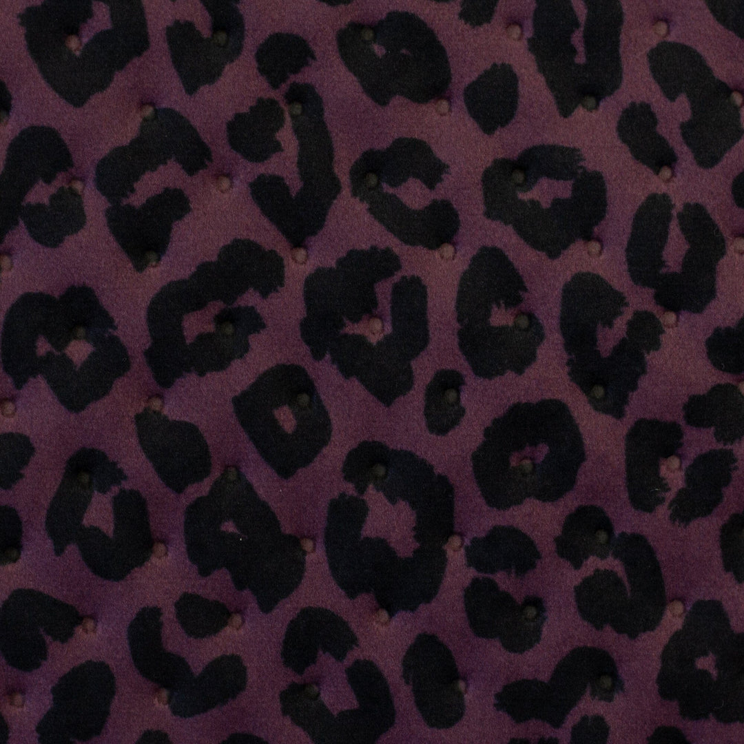 Steppsamt mit Punktprägung Leoprint Purple Fadenwunsch 