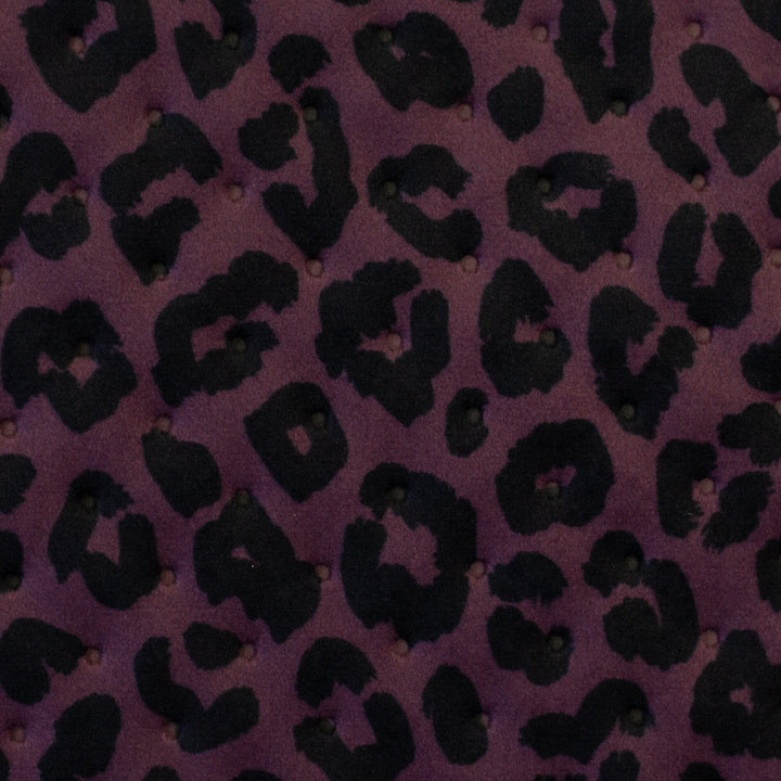 Steppsamt mit Punktprägung Leoprint Purple Fadenwunsch 