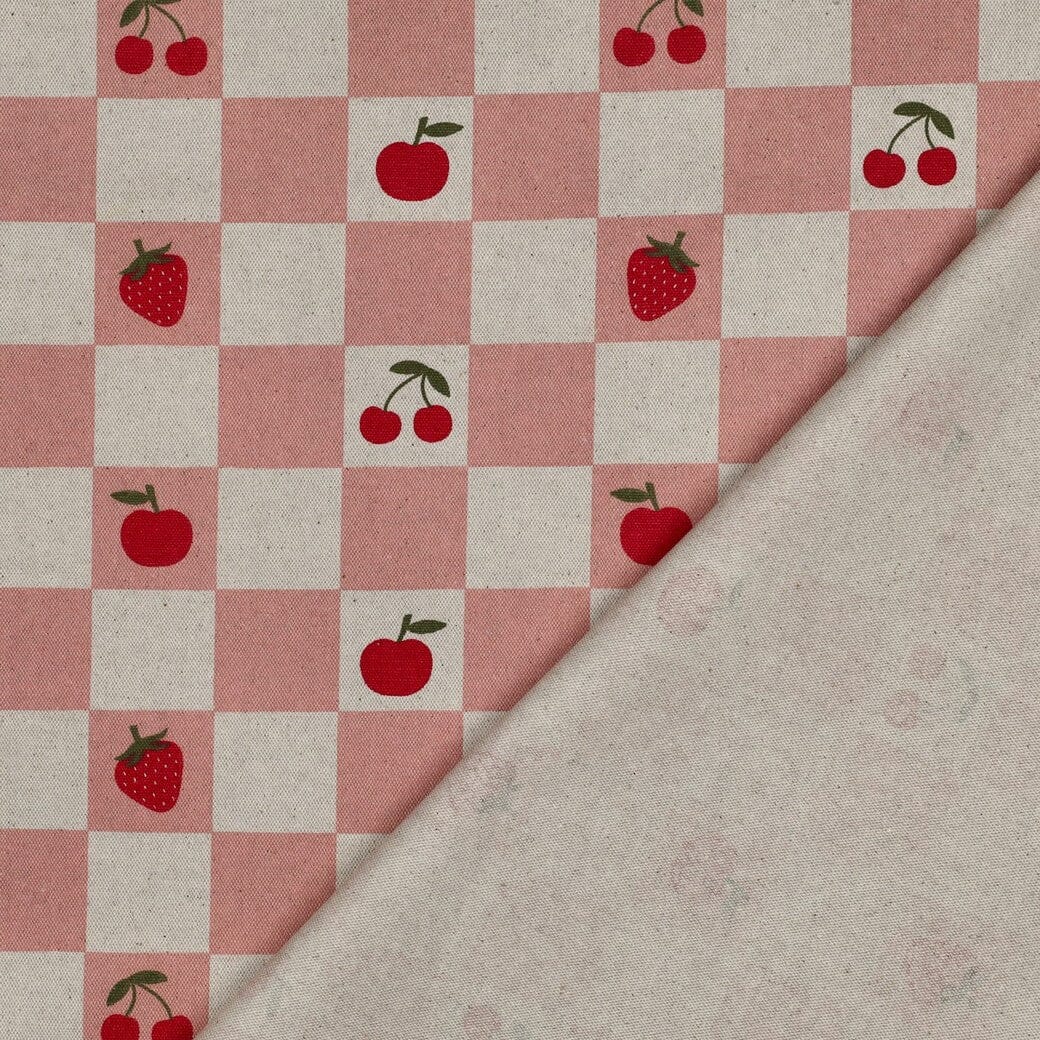 Beschichteter Canvas „Cherry Picnic“ – Karos mit Erdbeeren & Kirschen Fadenwunsch 