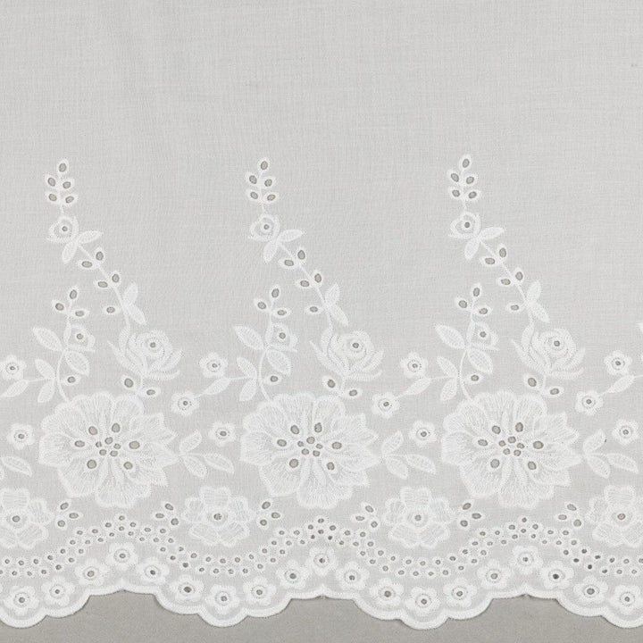 Baumwolle Weiß mit Spitzenbordüre – romantischer Baumwollstoff Fadenwunsch 