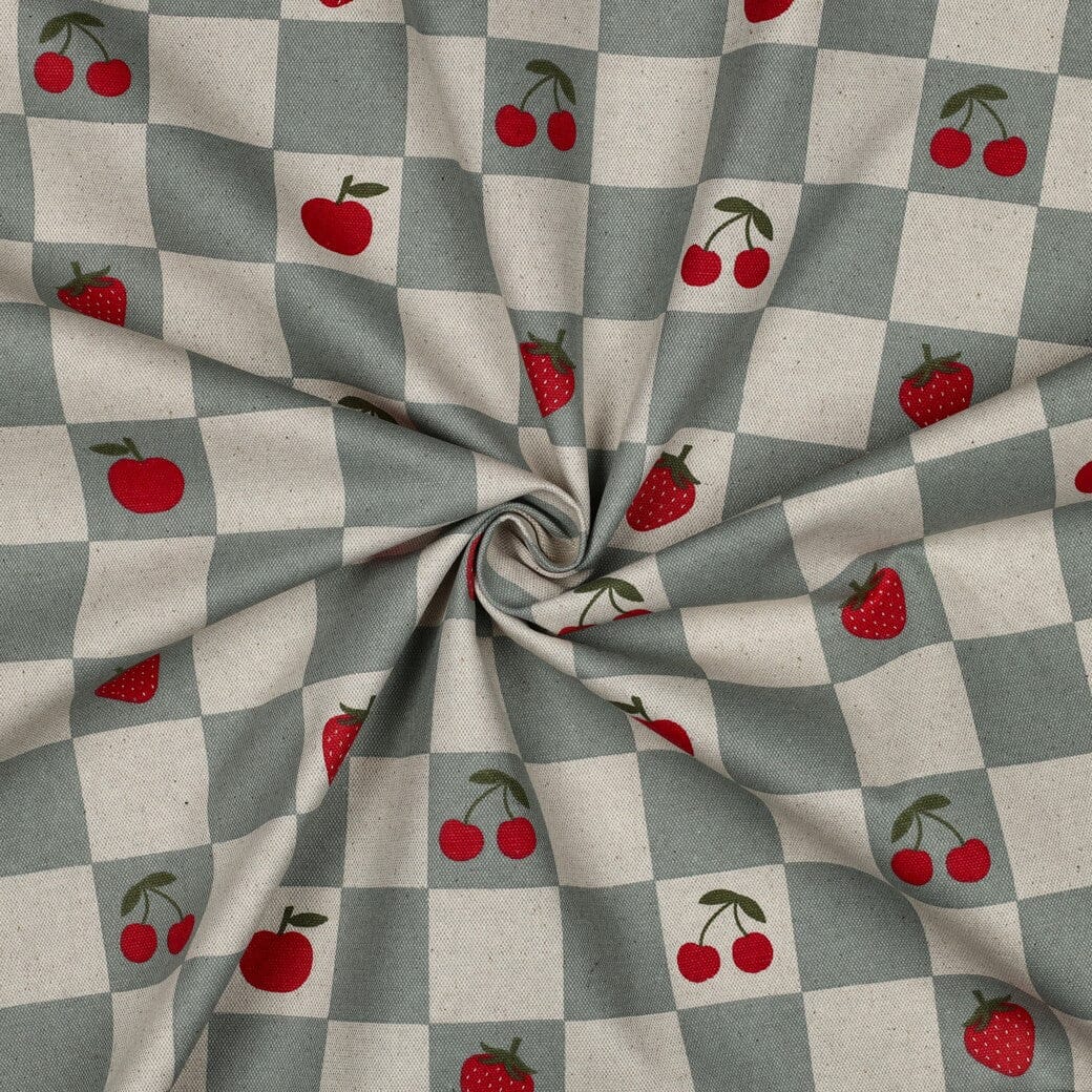 Beschichteter Canvas „Berry Check“ – Karostoff mit Erdbeeren & Kirschen Fadenwunsch 