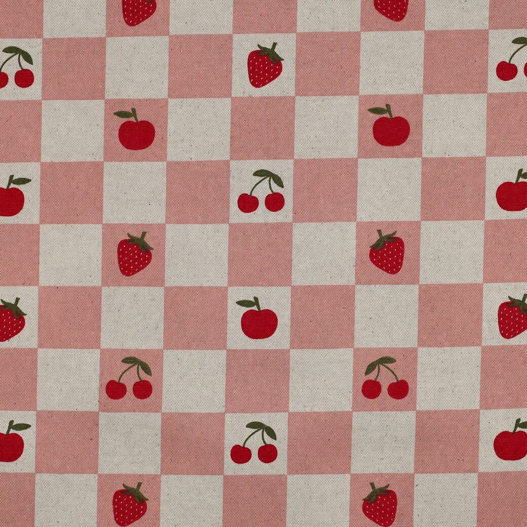 Beschichteter Canvas „Cherry Picnic“ – Karos mit Erdbeeren & Kirschen Fadenwunsch 