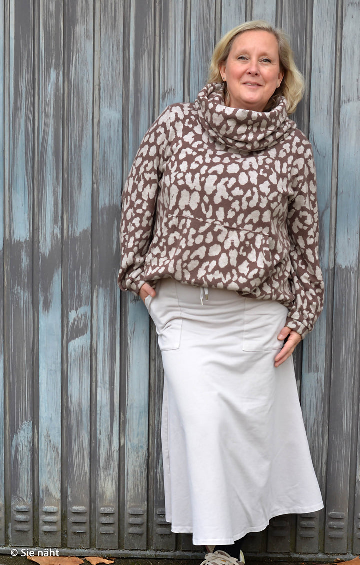 Jacquard-Jersey Emily | „Leo“ – Peppercorn/Naturweiß